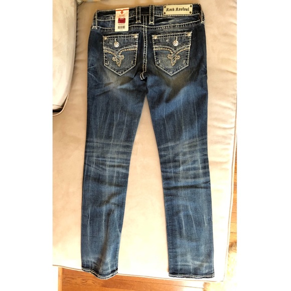 ❌SOLD❌ Rock Revival Betty Straight Stretch Jeans - Picture 4 of 6
